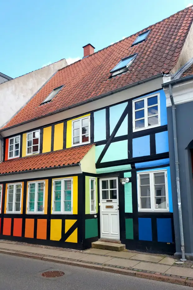 Eine bunte Außenfassade